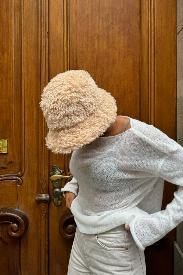 Fluffy Bucket - Cashew short-brimmed bucket hat in fluffy faux-fur