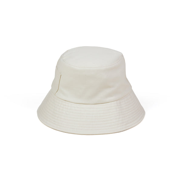 Beige cotton bucket hat with a side pocket and 7.5 cm brim